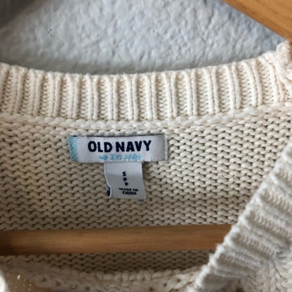 Old Navy Cream Cozy Chunky Pullover Sweater - Picture 2 of 5